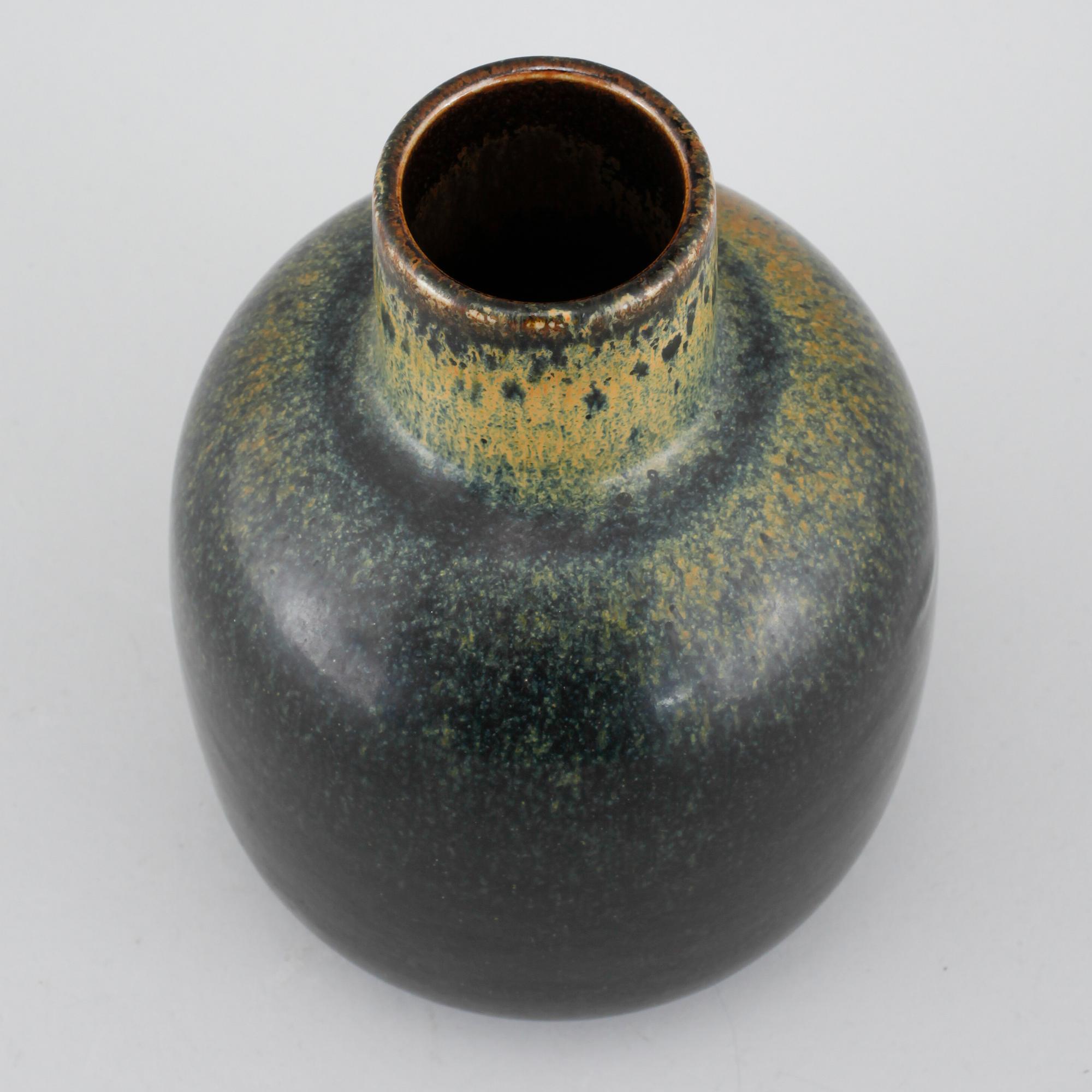 Unique stoneware vase by CARL-HARRY STÅLHANE, Rörstrand, signed, second half of the 20th century.