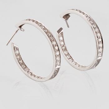 ÖRHÄNGEN, 18K vitguld med briljantslipade diamanter ca 3.41 ct. Vikt 8,8 gram.