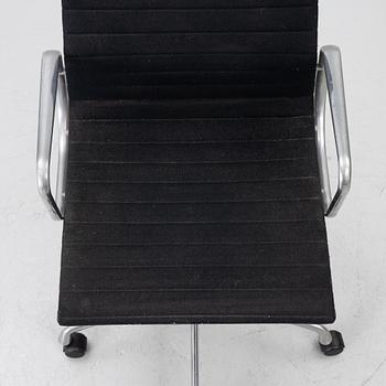 Charles & Ray Eames, Karmstol/kontorsstol, "EA108", Vitra.
