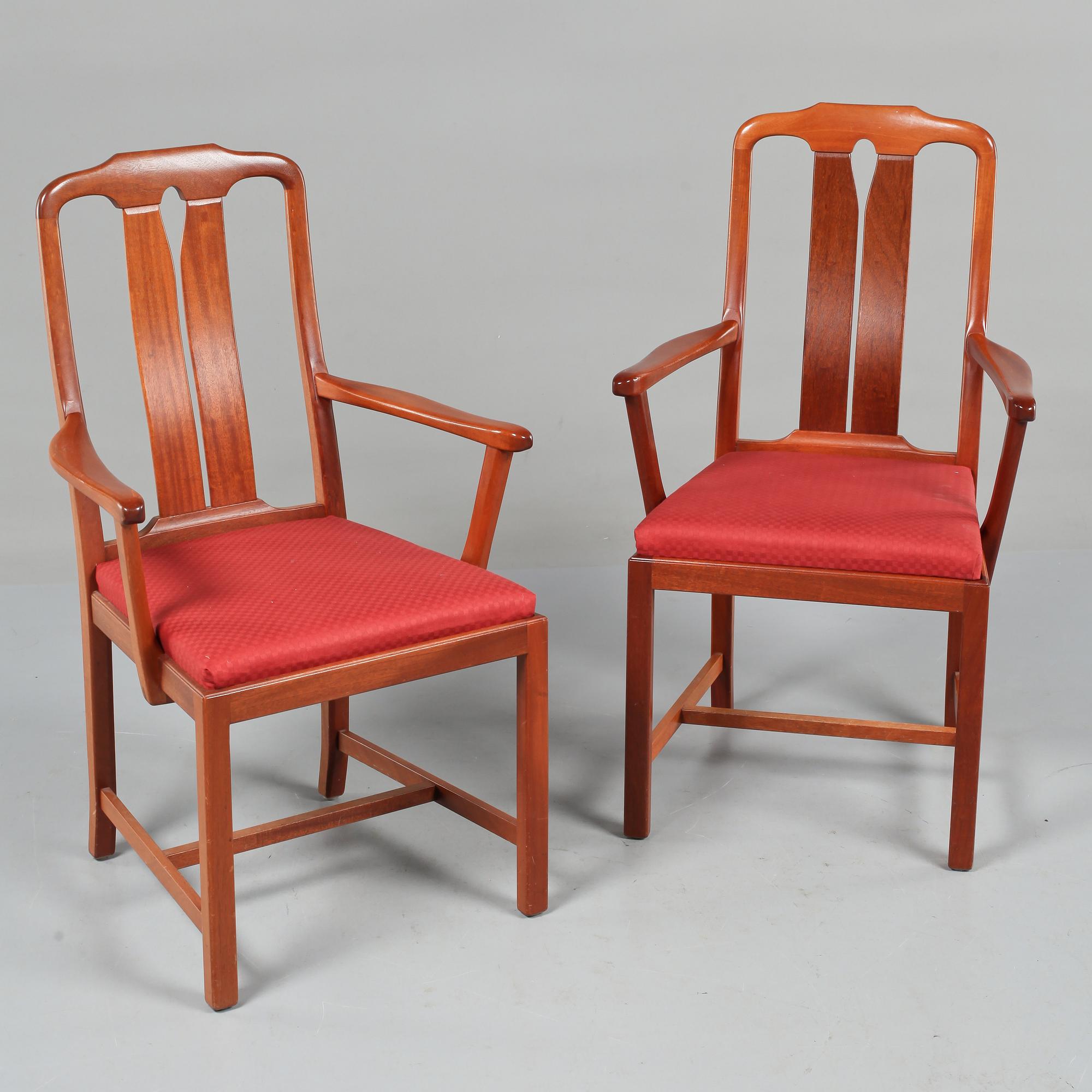 KARMSTOLAR, ett par, "Ambassadör", Carl Malmsten, Rydéns Interiör, tillverkade 1985.