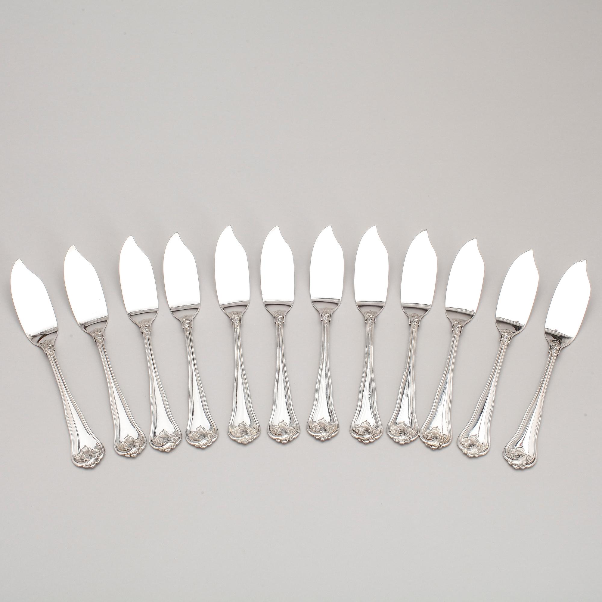 FISKBESTICK, 24 del, silver, sachsisk modell, svenska kontrollstämplar. Vikt ca 1280 gram.