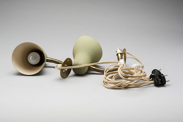 SÄNGLAMPOR, ett par. Märkta NK. 1950-tal.