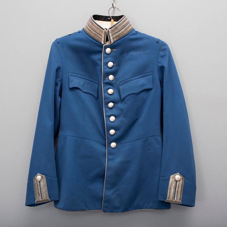 VAPENROCK, svensk, m/1895 för officer vid Livregementet till häst.