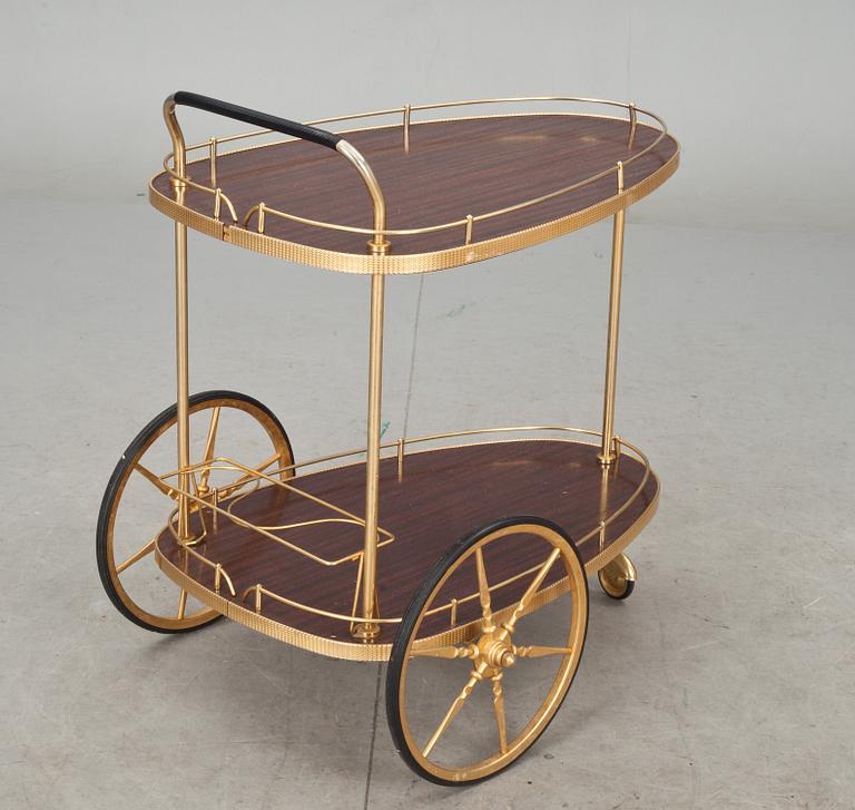 SERVERINGSVAGN, 1900-talets mitt.