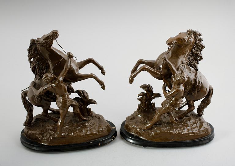 FIGURER, 1 par, kopior av Marlyhästarna, metall, 1900-talets första hälft.