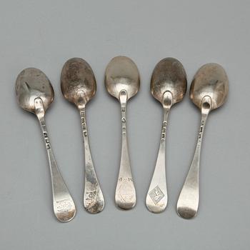 SKEDAR, 5 stycken snarlika, silver, olika mästare London England, 1700/1800-tal. Total vikt ca 330 gram.