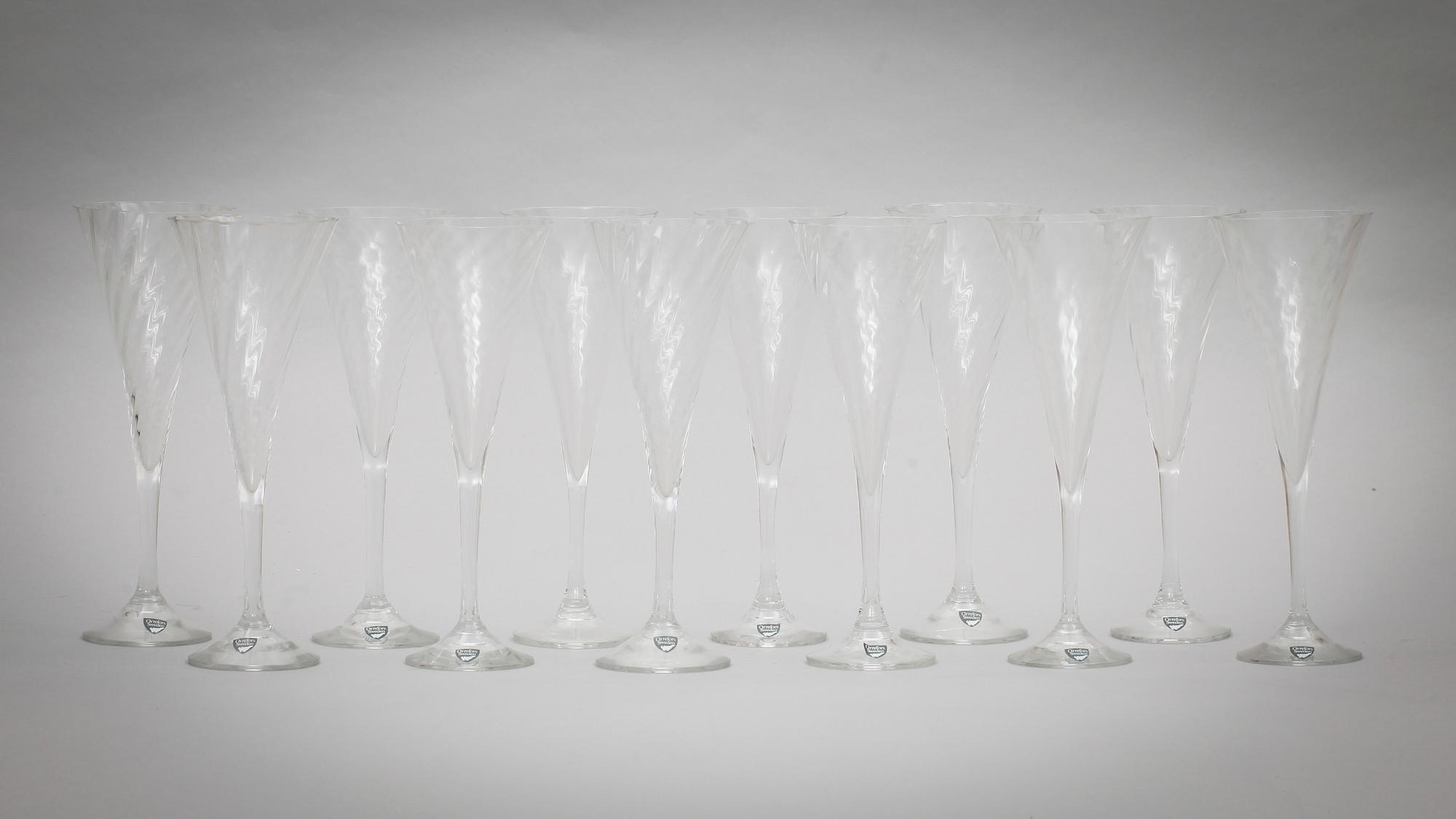 CHAMPAGNGLAS, 12 st, glas, "Helena", Orrefors. 1900-talets andra hälft.