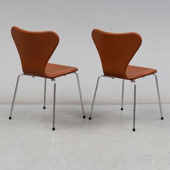 ARNE JACOBSEN, stolar, "Sjuan", 6 st, Fritz Hansen, Danmark.