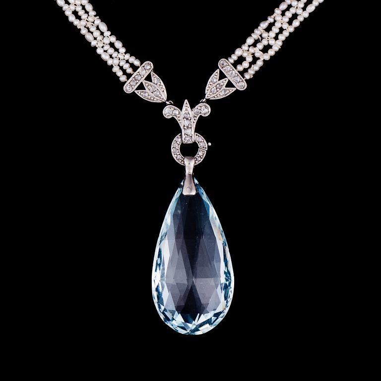A NECKLACE, briolette cut aquamarine, rose cut diamonds, pearls, platinum.