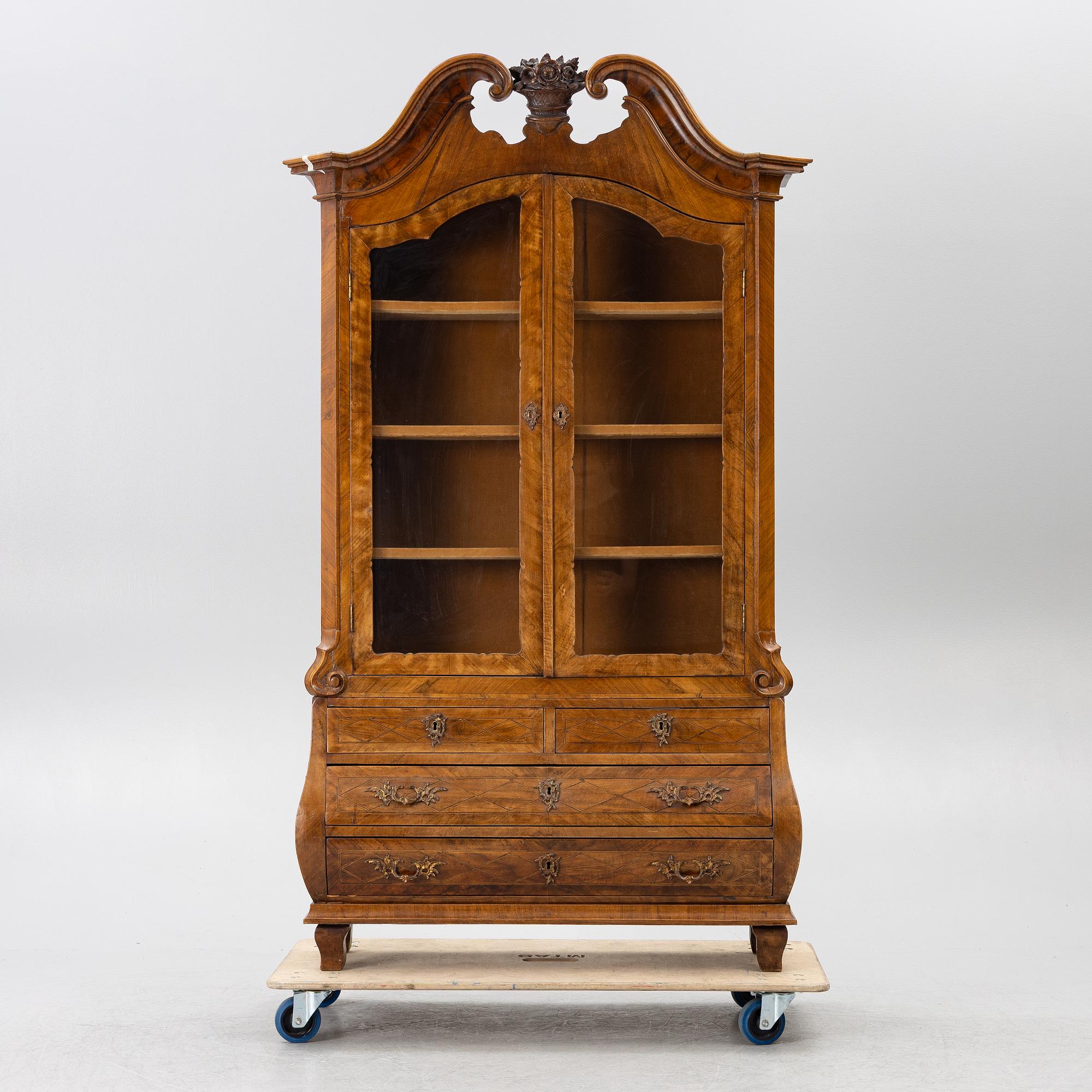 Vitrinskåp, 1800-tal.