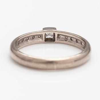 RING, 14K vitguld, diamanter ca 0.30 ct tot. Finland 2005.