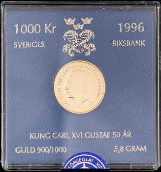 GULDMYNT, Kung Carl XVI Gustaf 50 år, 1000 kronor, 1996. Vikt ca 5,8 gram.