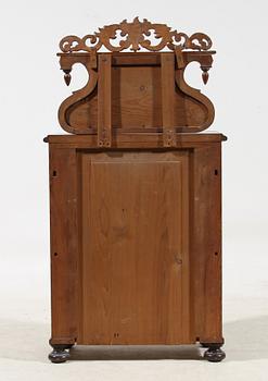 SPEGELSKÄNK, nyrokoko, 1800-talets andra hälft.