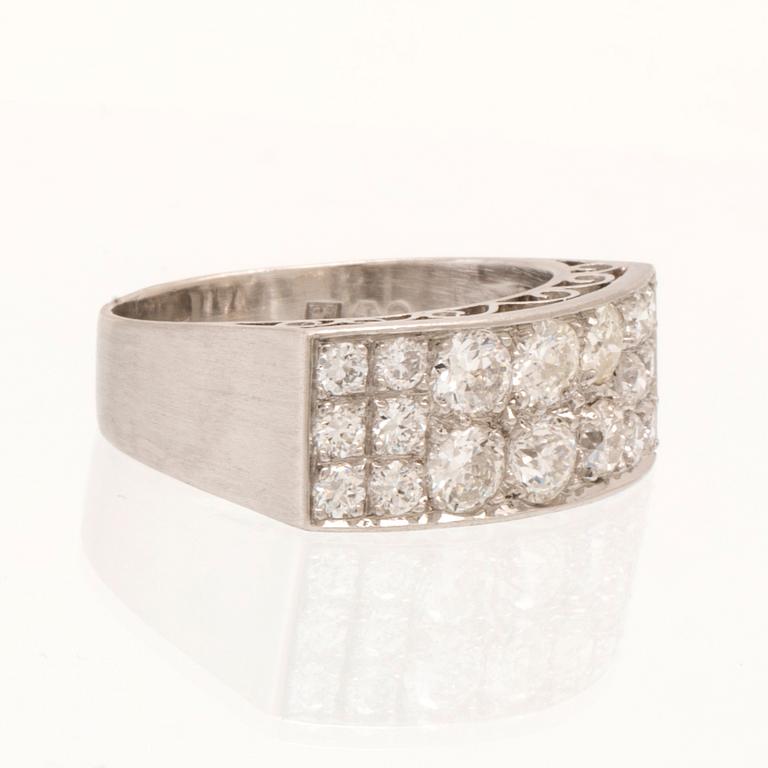 Ring in platinum and diamonds, Atelier Ajour Stockholm 1951.