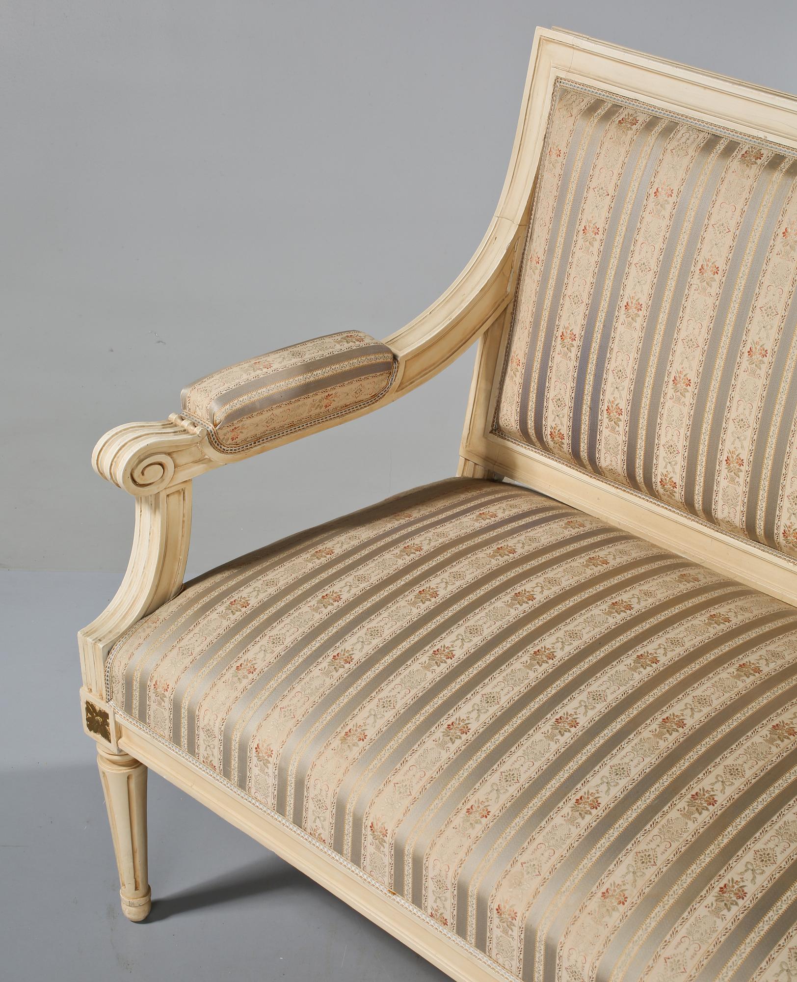 SOFFA, gustaviansk stil. Omkring sekelskiftet 1900.