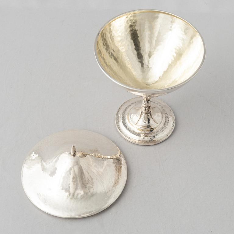 A silver sugarbowl with cover, Swedish import marks, Malmö 1919.
