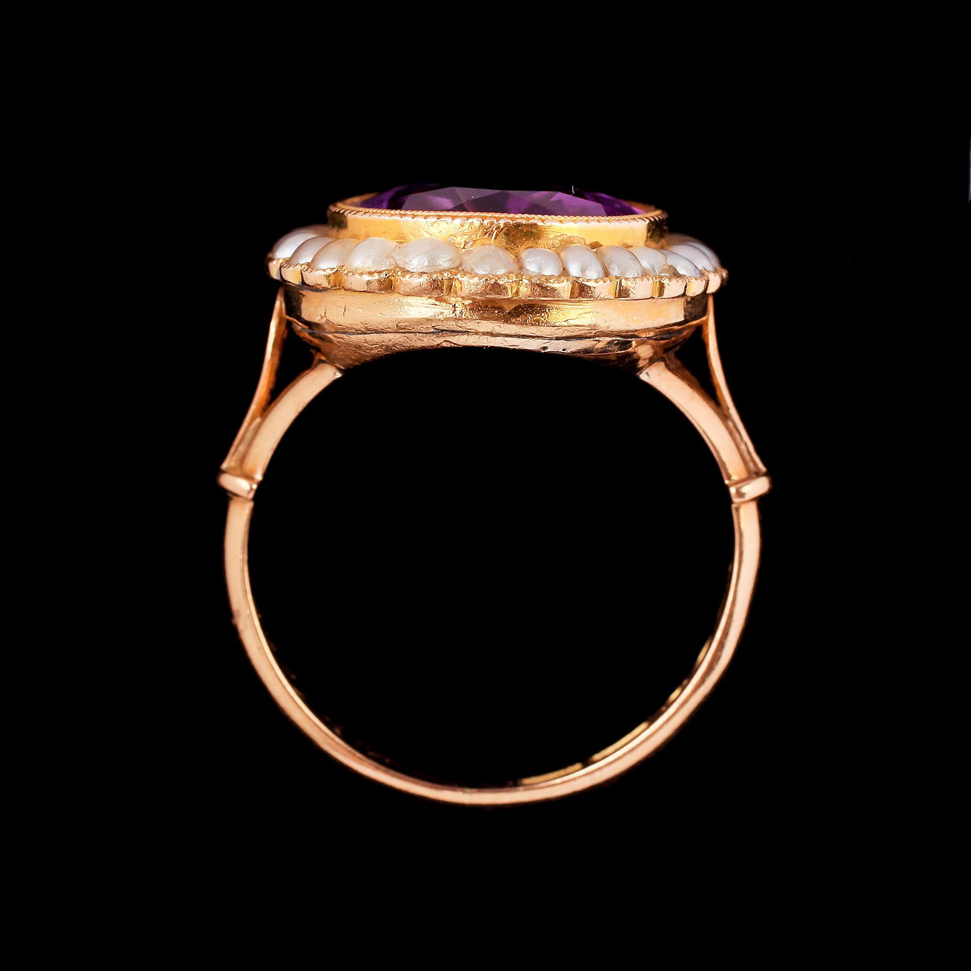 RING, 18k guld, rosa sten med odlade pärlor, Göteborg, 1941. Vikt 6 g.