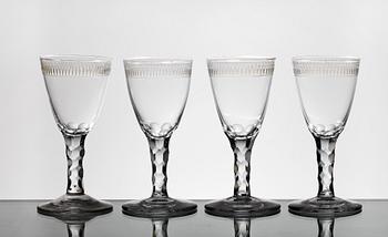 STARKVINSGLAS, fyra stycken. Sengustavianska, 1800-tal.