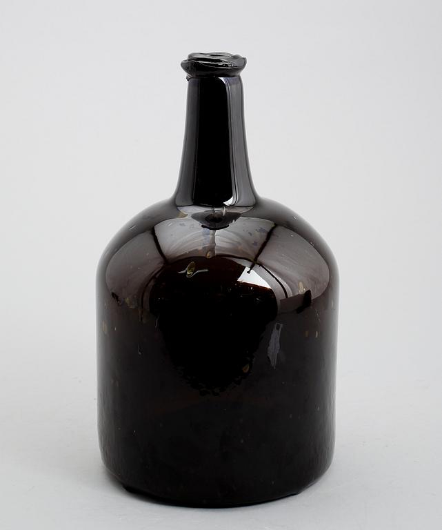 FLASKA, glas, enligt uppgift sannolikt Los Glasbruk, Hälsingland, 1700-tal.
