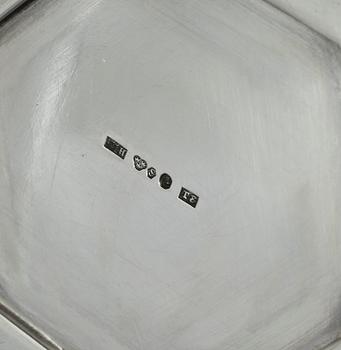 BÄGARE, silver, J L Hultman AB, Stockholm, 1945. Vikt ca 333 g.