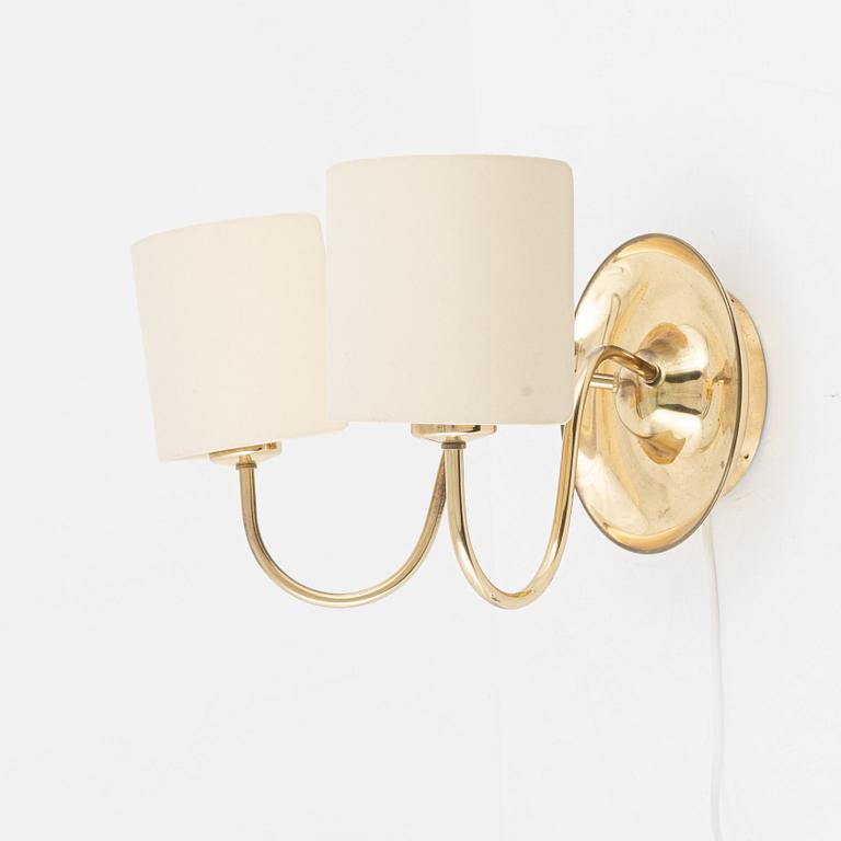 Josef Frank, a brass wall lamp, a model 2565, Firma Svenskt Tenn, Sweden.