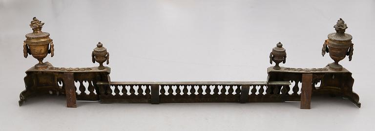 BRASSTÄLL, förgylld brons, 1800-talets mitt.