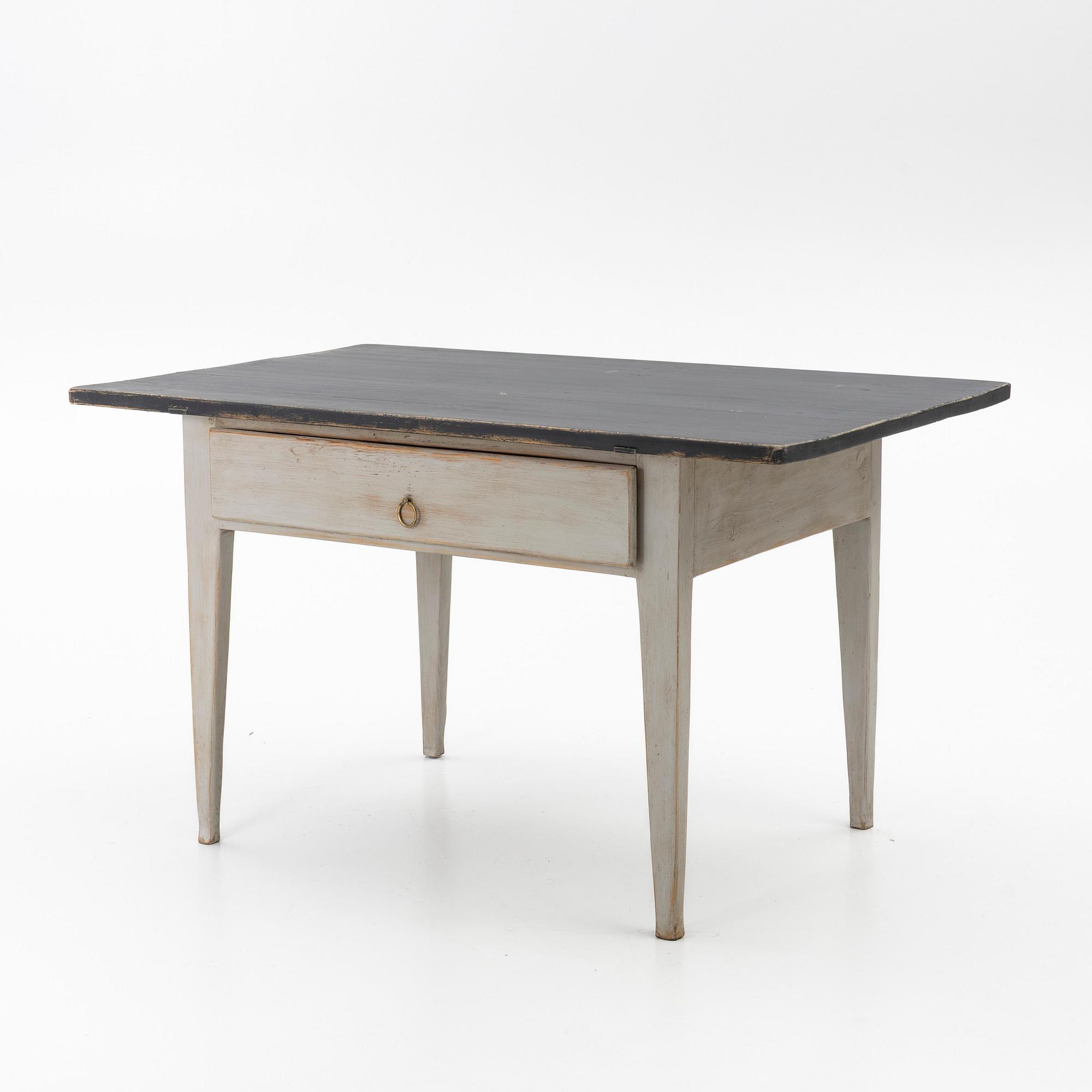 A table, 19th century.