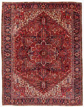 A semi-antique Heriz/Gorovan carpet, 451 x 347 cm.