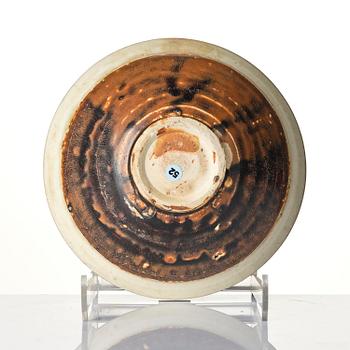 A brown and white glazed bowl, Song dynasty (960-1279).