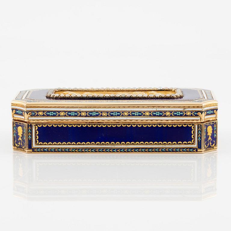 An probably early 19th century Hanau gold and royal blue enamel box with pearls.