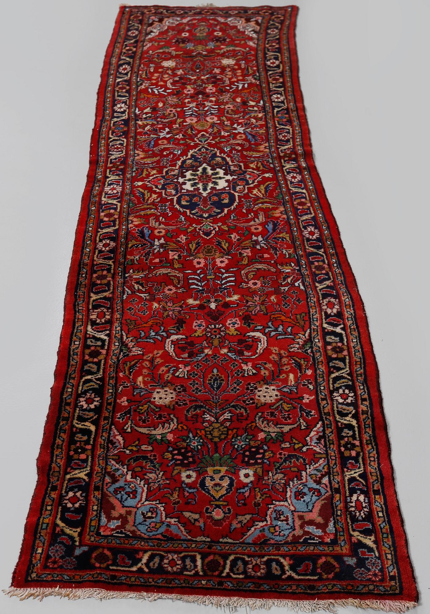 GALLERIMATTA, orientalisk, ca 285 x 74 cm.