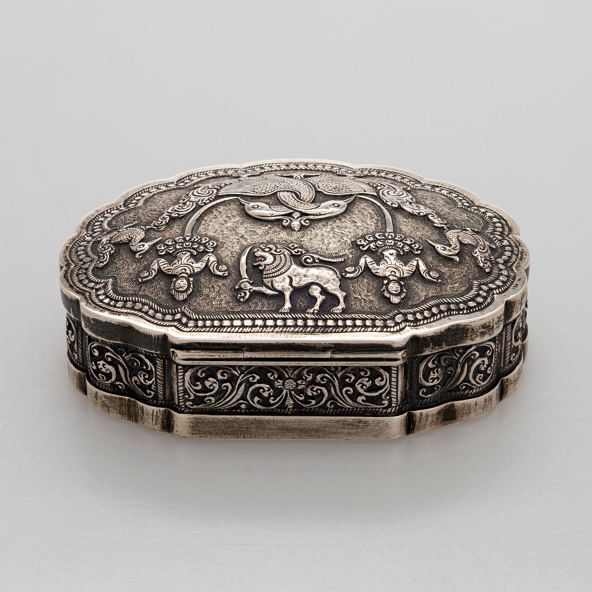 Dosa, silver, Kandyan Arts Association, Sri Lanka, sannolikt 1900-talets första hälft.