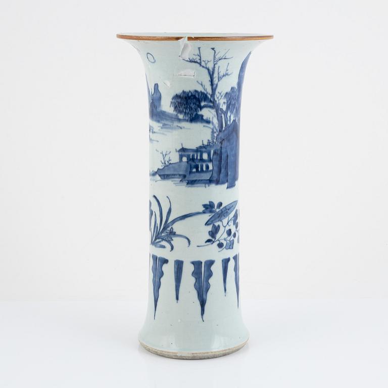 A Chinese blue and white vase, Transition, 17th century.