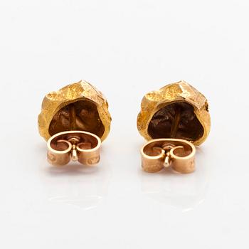 Björn Weckström, a pair of 14K gold 'Nugget' earrings. Lapponia 1963-64.
