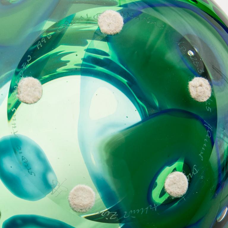 Hanne Dreutler & Arthur Zirnsack a signed glass bowl.