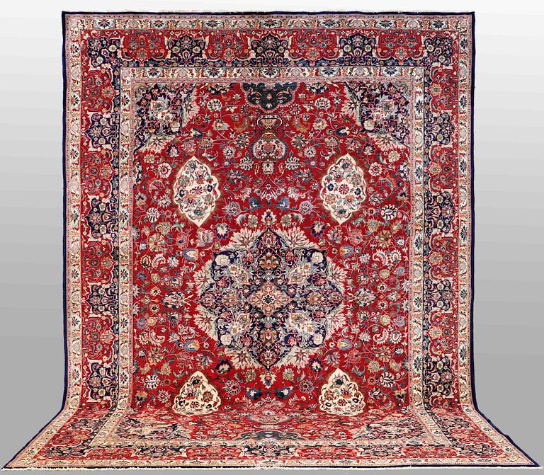 A CARPET, Tabriz, possibly, part silk, ca 417 x 300 cm.
