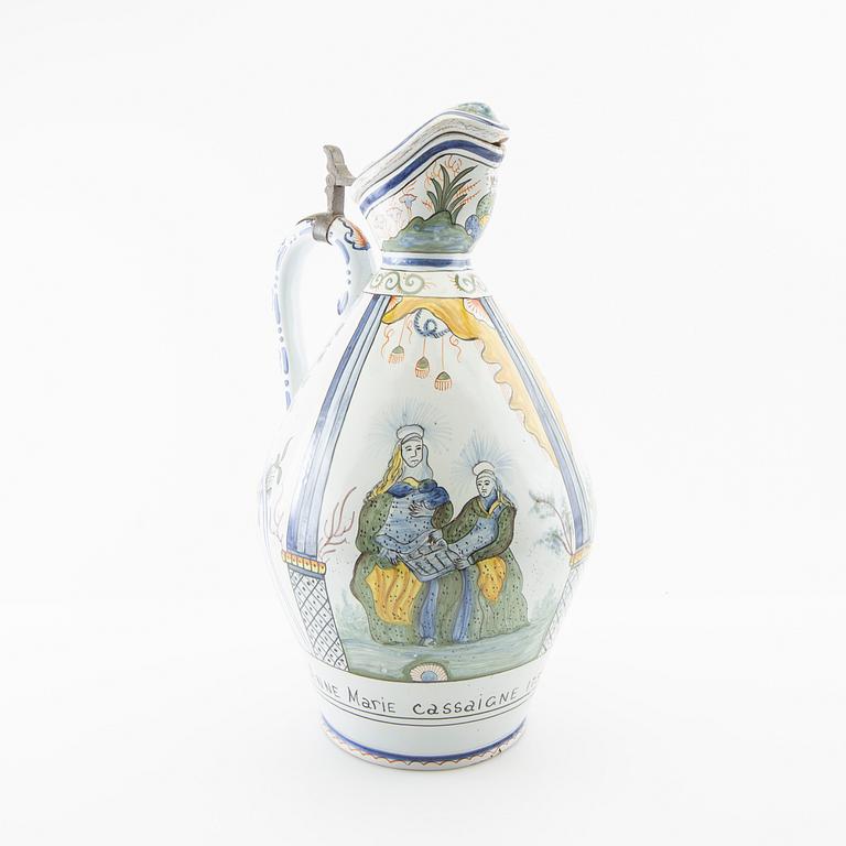 Jug with lid, copy after an older model/20th century faience.