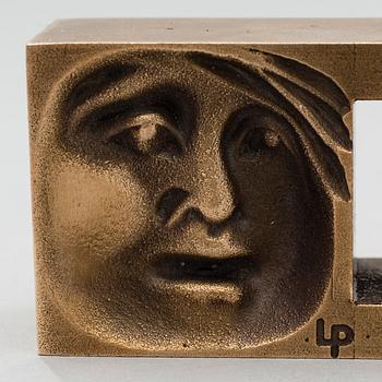 LAILA PULLINEN, mitali, pronssia, signeerattu LP ja numeroitu 14326.