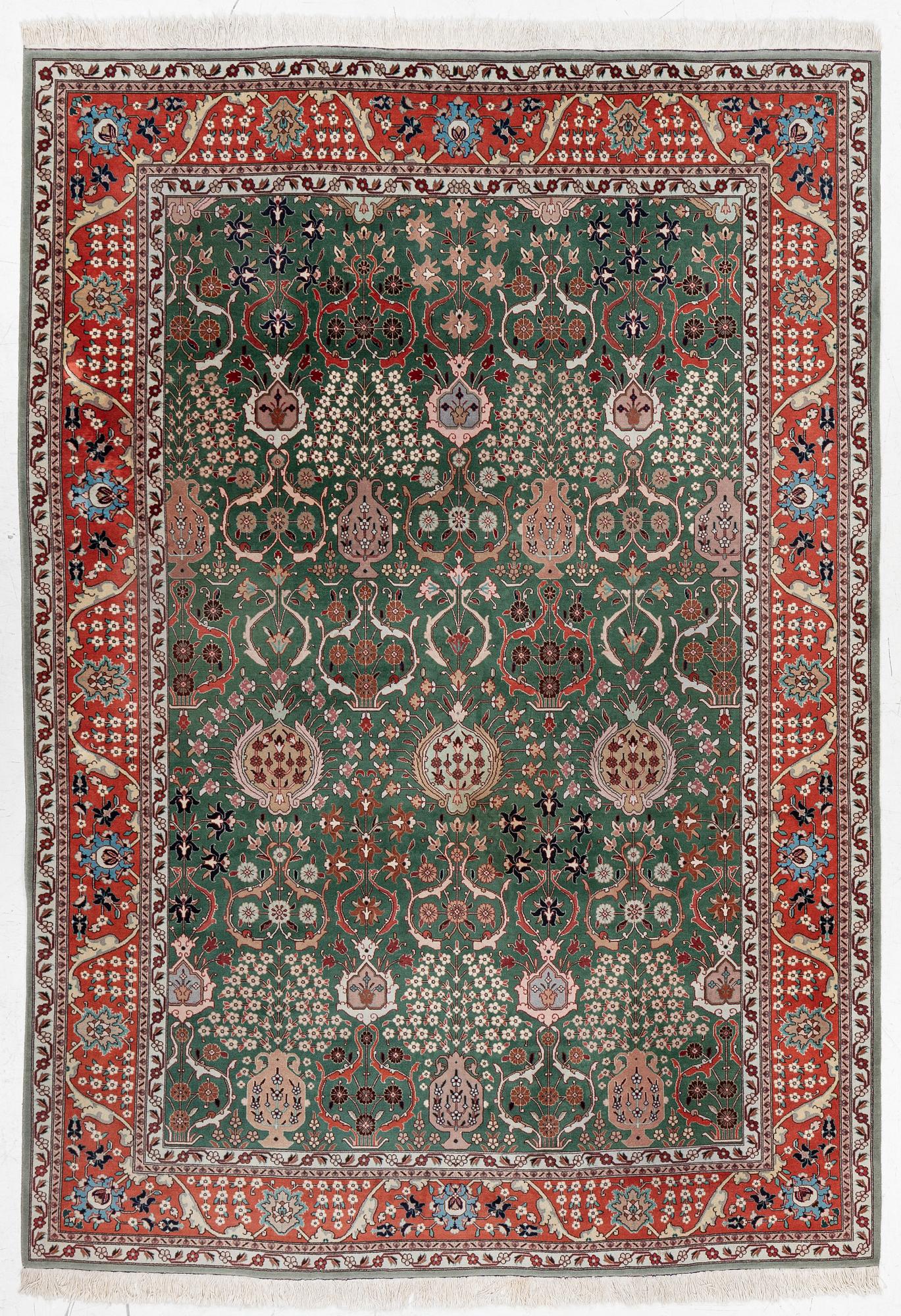 Matta, semiantik Täbris, Nordvästra Persien, ca 291 x 202 cm.