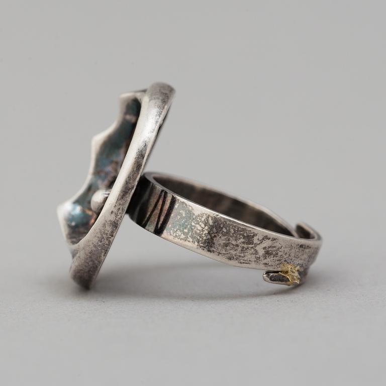 KARL LAINE, halsband, armband, ring samt ett par örhängen, sterlingsilver, Finland, 1975.