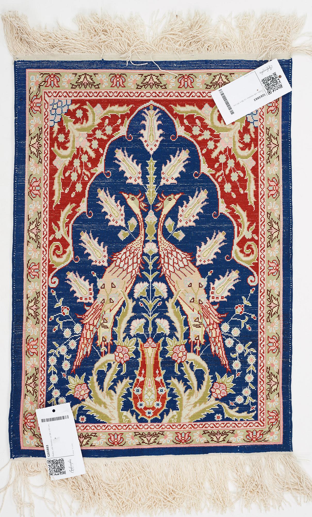 Matto, silk Hereke, ca 58 x 40 cm.