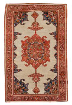 828. RUG. Semi-antique Malajir. 198 x 132 cm.