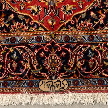 Oriental rug, old, signed, approx. 170x122 cm.