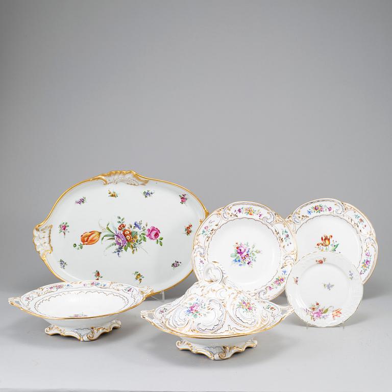 A part Rörstrand service, late 19th/early 20th century (24 pieces).