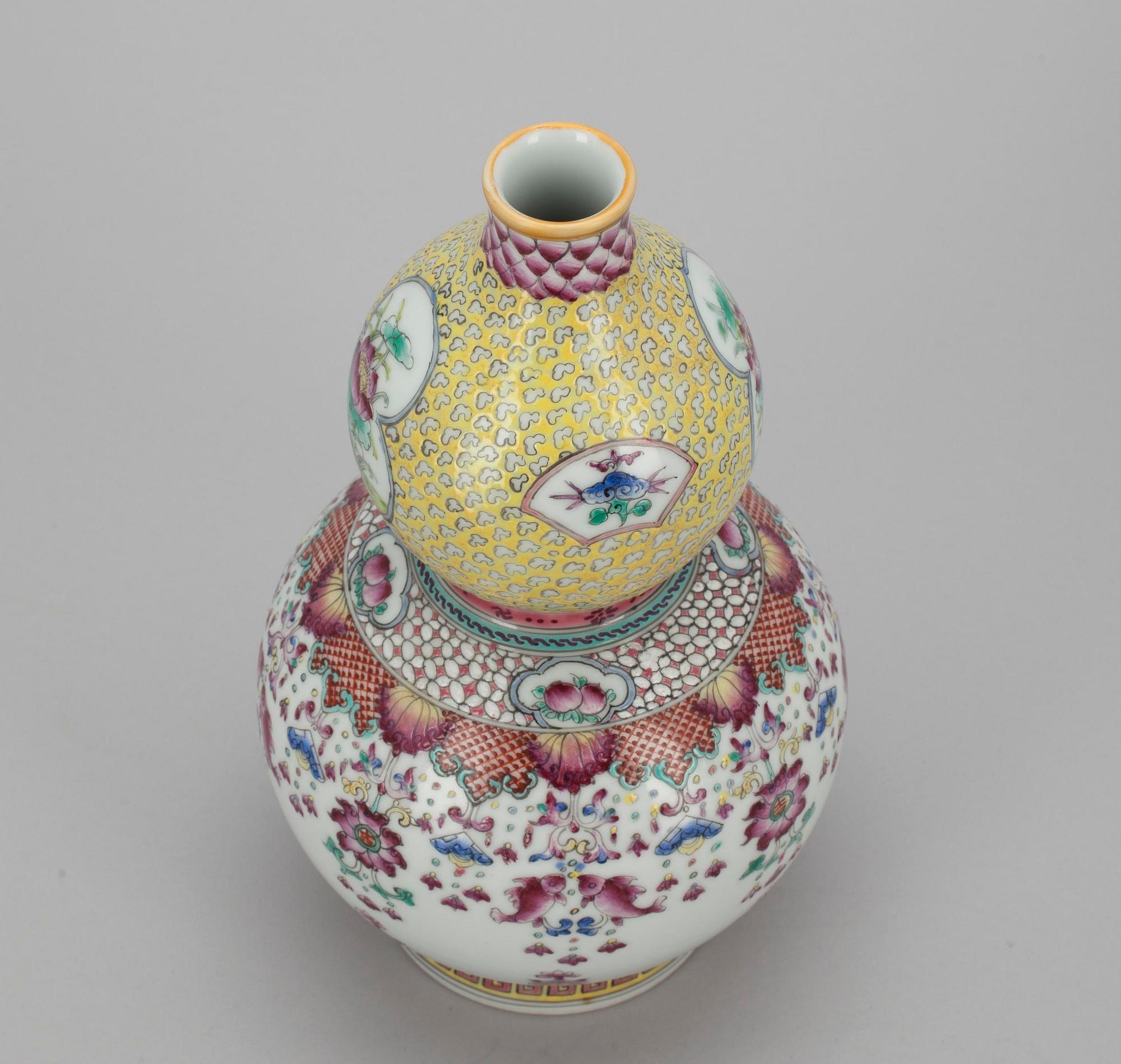 VAS, porslin, Kina, 1900-talets slut.