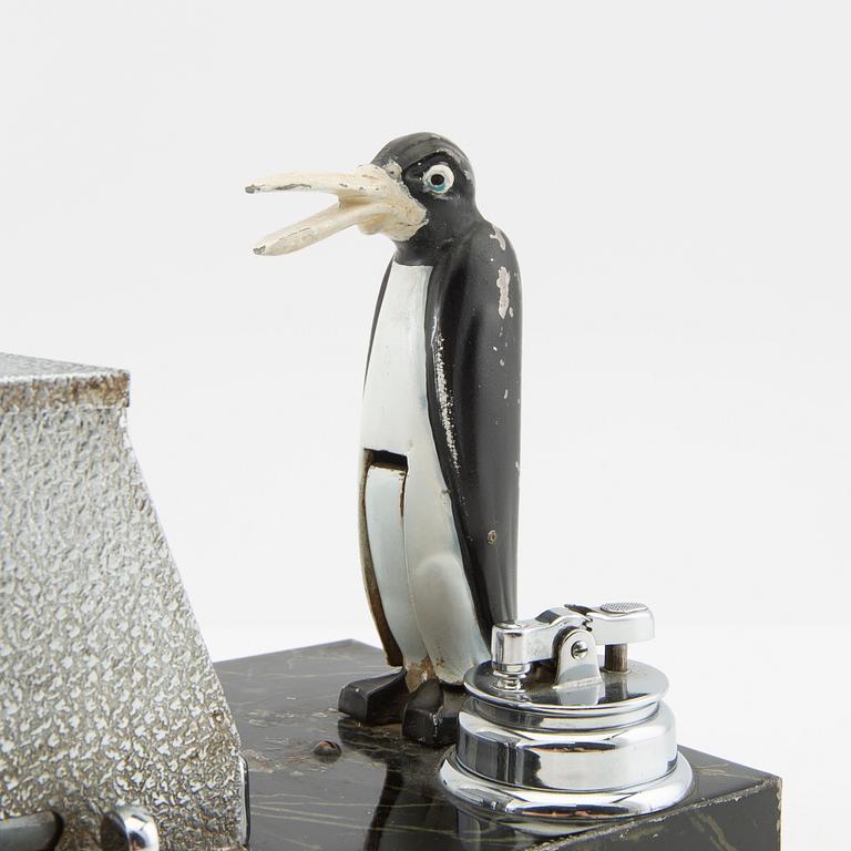 Ronson bordständare och cigarettställ "Pick-a-cig" ca 1936 USA.