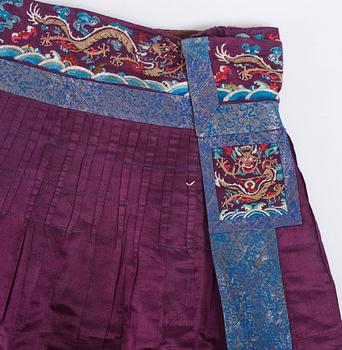 Kjol, broderat siden. Qingdynastin (1644-1912).