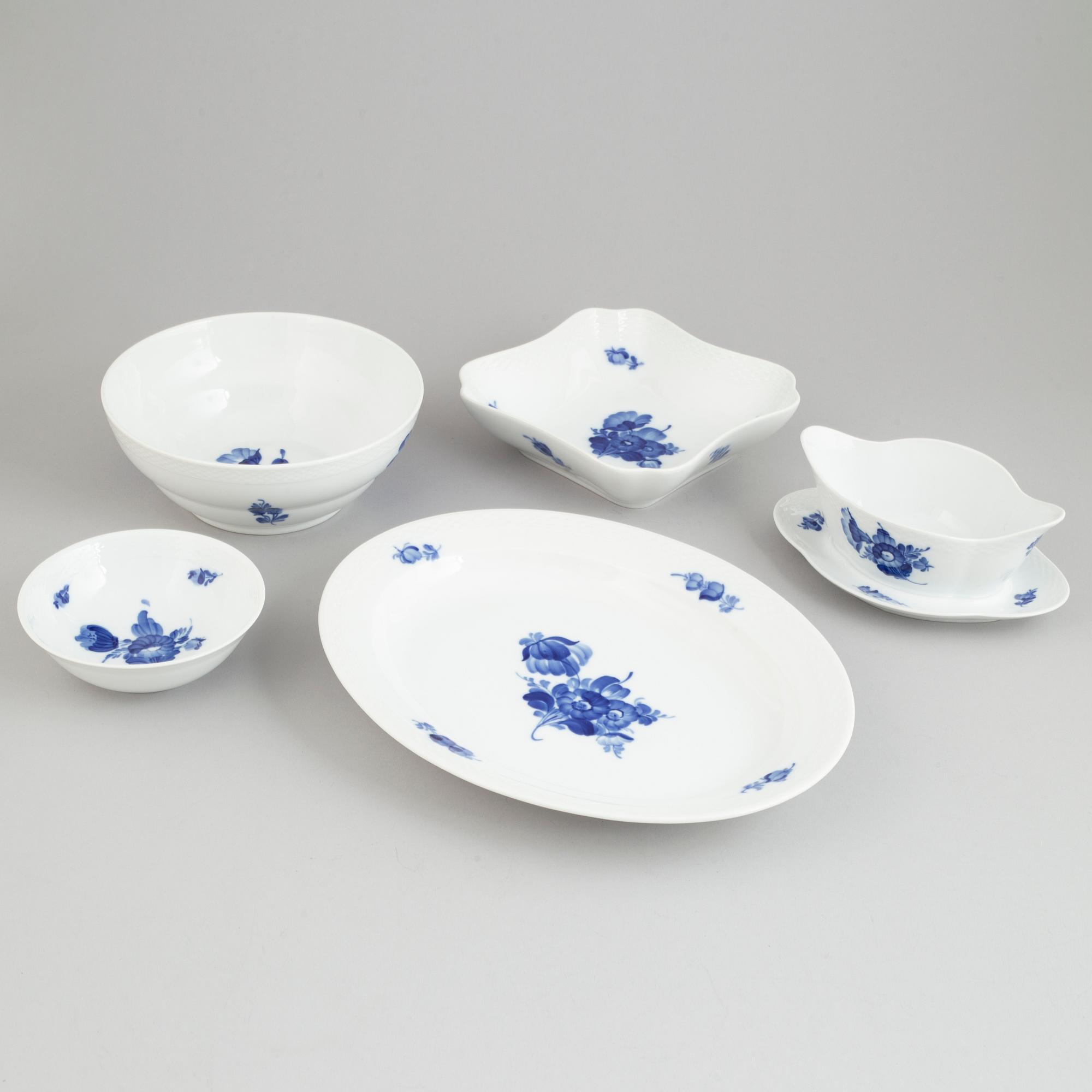 A 103 piece porcelain service, 'Blå blomst', Royal Copenhagen, Denmark.