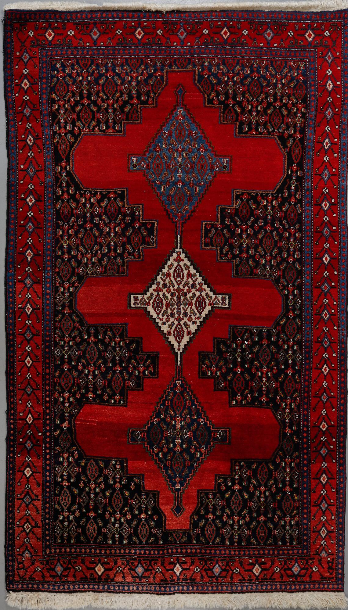 MATTA, Senneh, old, ca 235x140 cm.