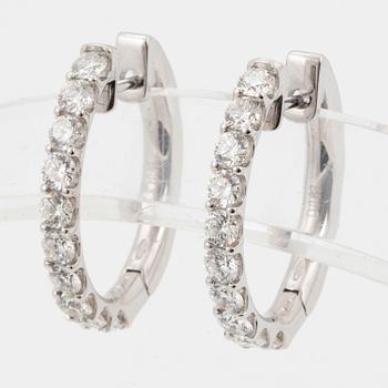 Brilliant-cut diamond hoop earrings, 1,26 ct.